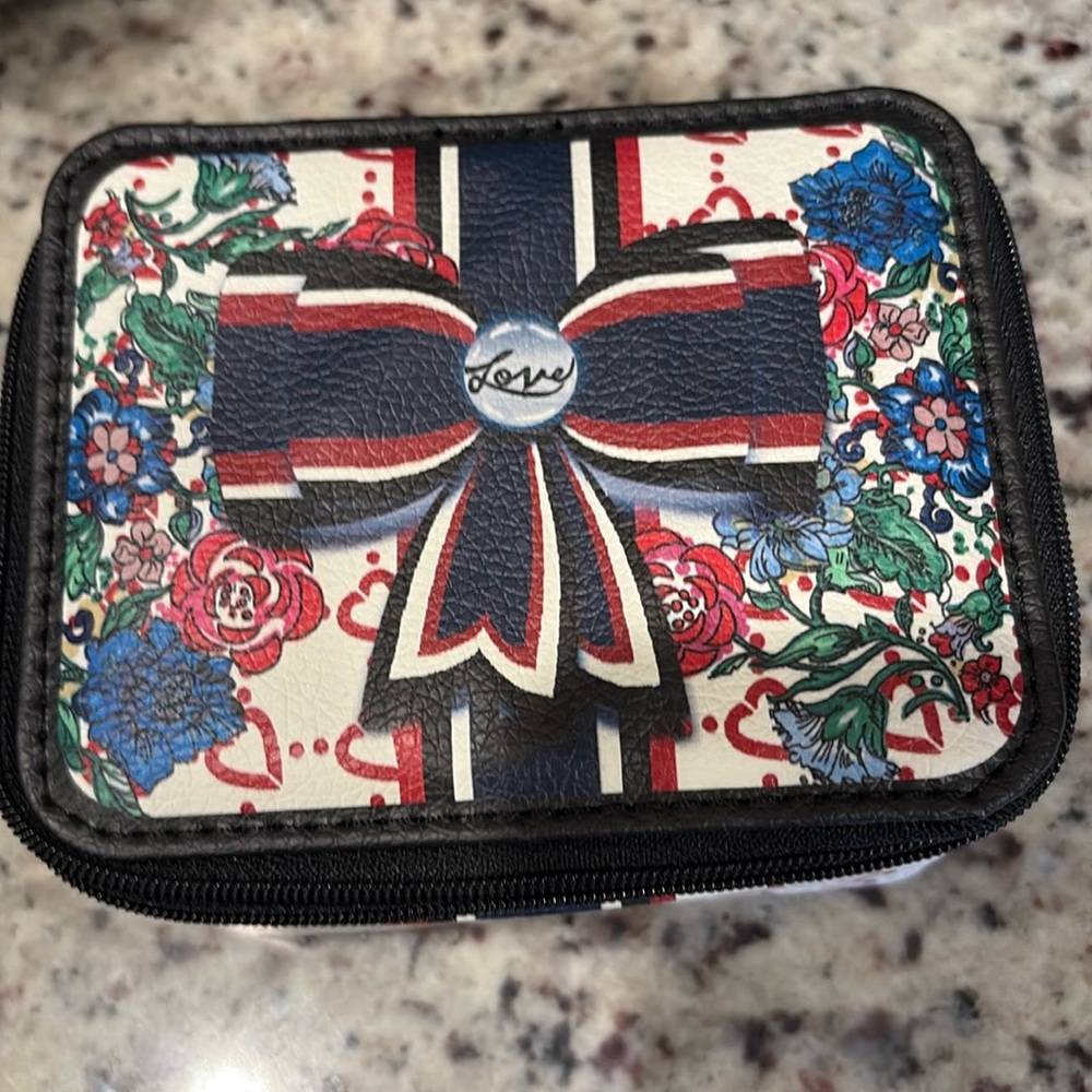 Brighton Be your kind of beautiful travel jewelry case